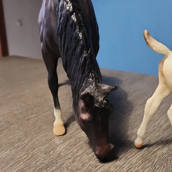 Breyer Mare And Foal Collector Model Horses - Picture 4 of 5